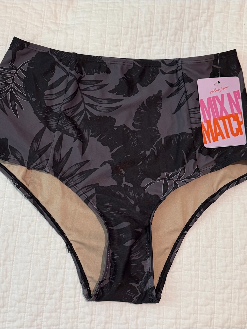New kortni jeane High-Waist Swim Bottoms in midnight Floral